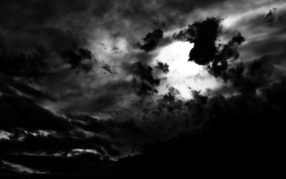 Cool-Dark-Clouds-HD-Wallpaper-2-For-Desktop-Background-1024x640